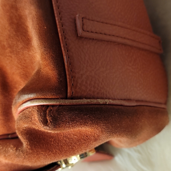 MAX coral genuine seude purse. - Picture 5 of 10